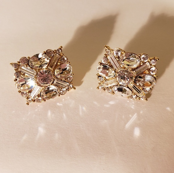 Beautiful 1990s Vintage Crystals Clip Earrings - Picture 6 of 6